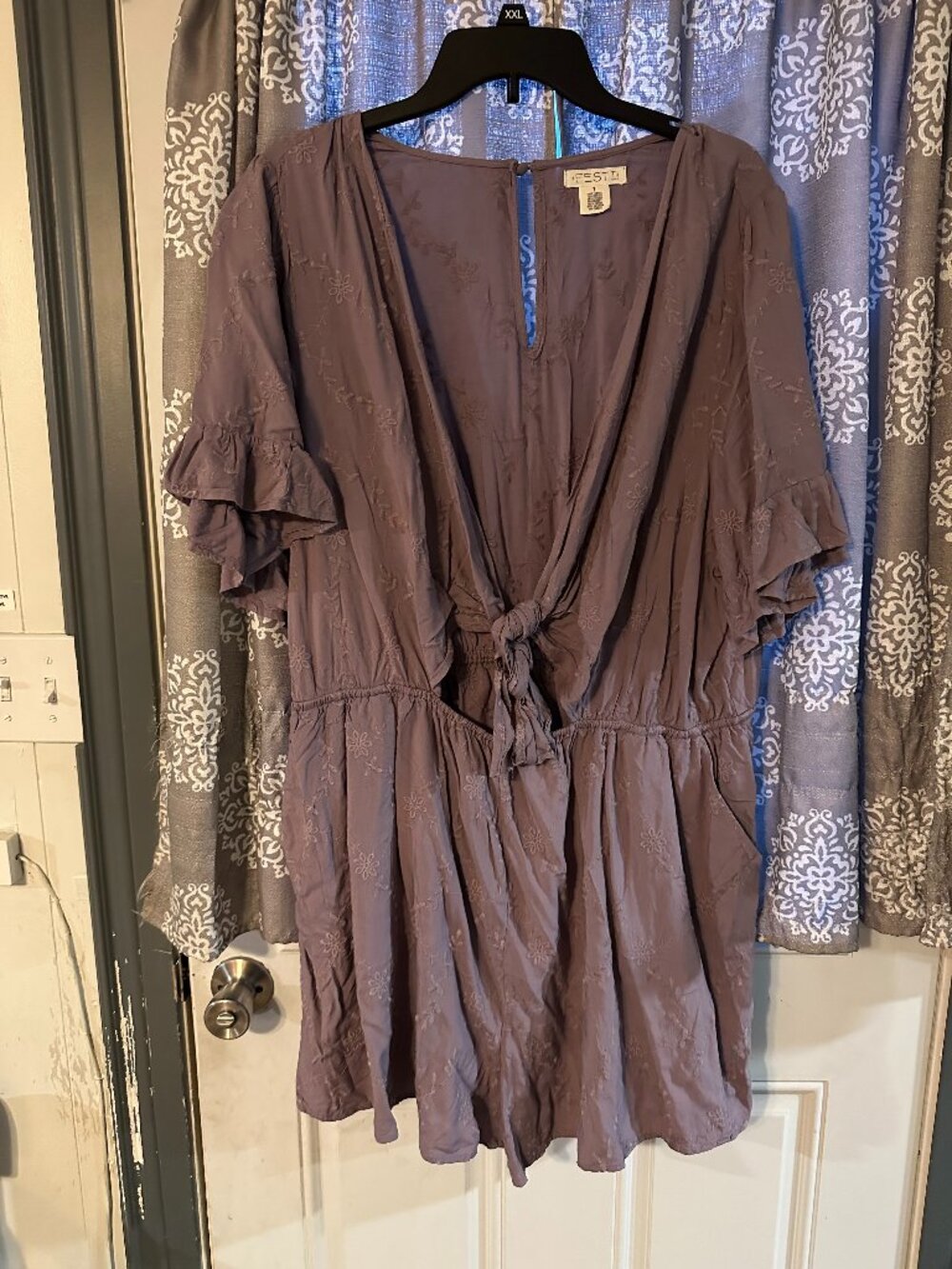 Festi Embroidered Front Tie Cutout Romper Ruffle Sleeve Purple Mauve Size 1